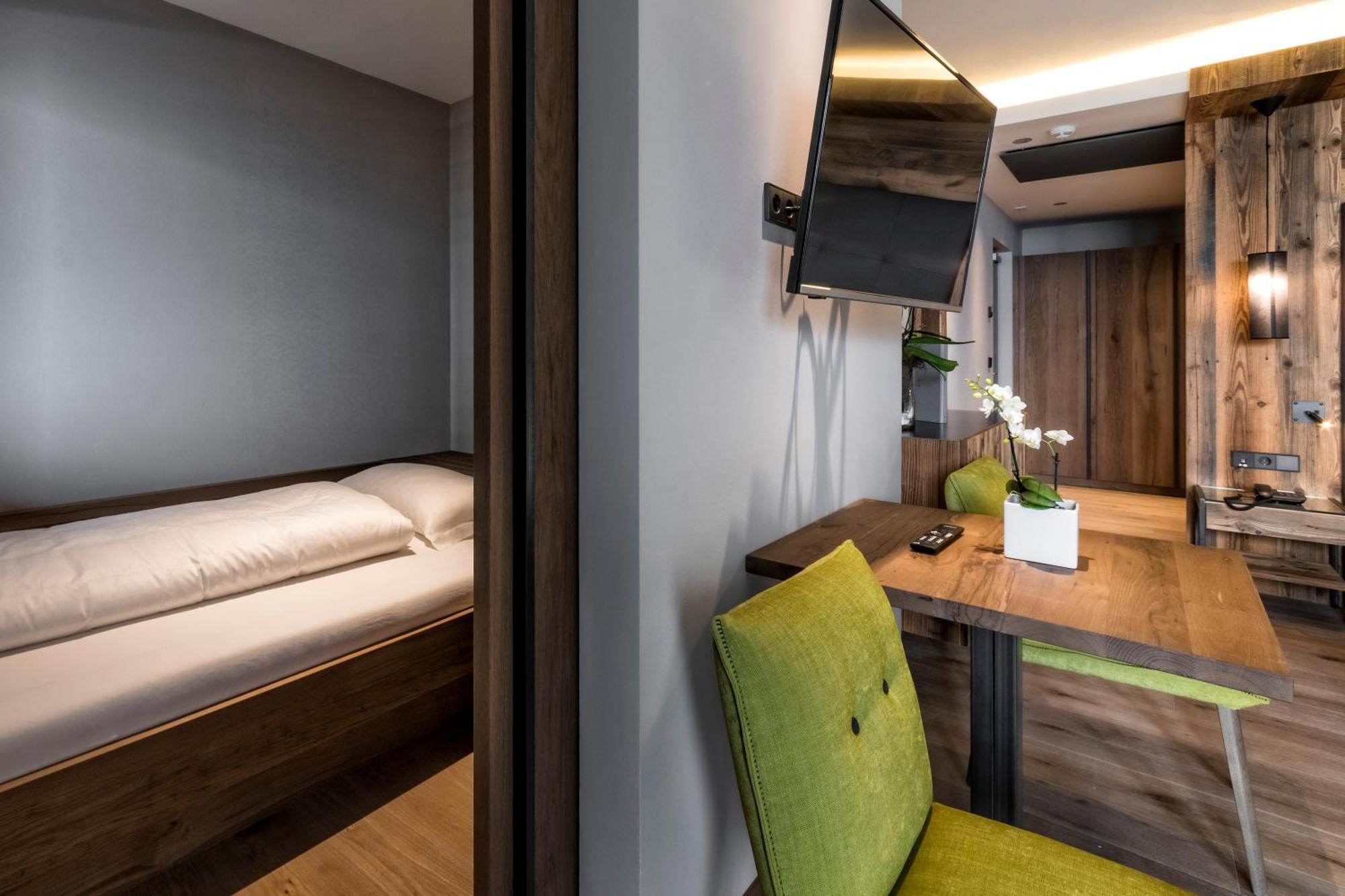 Wellfeeling Hotel AVIDEA Algund Zimmer foto