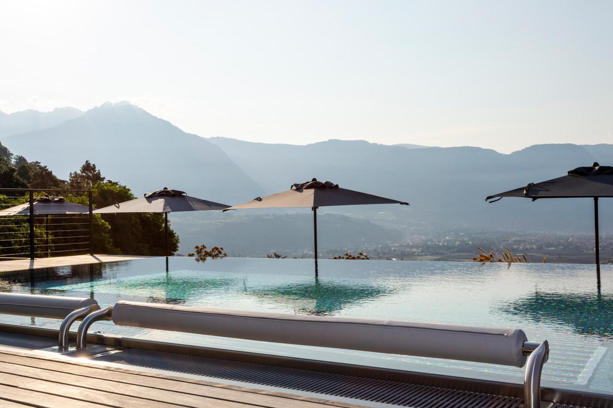 Wellfeeling Hotel AVIDEA Algund Exterior foto